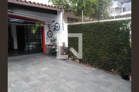 Casa à venda com 4 quartos, 220m² em Vila Alexandria, São Paulo