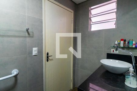 Banheiro de casa à venda com 1 quarto, 200m² em Vila Guarani (zona Sul), São Paulo