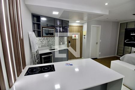 Cozinha de kitnet/studio para alugar com 1 quarto, 48m² em Barra da Tijuca, Rio de Janeiro