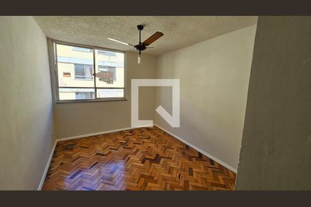 Sala de apartamento à venda com 3 quartos, 70m² em Santa Rosa, Niterói