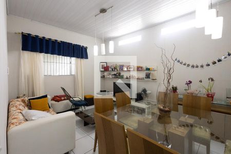 Casa 1 de casa para alugar com 6 quartos, 240m² em Vila Carrão, São Paulo