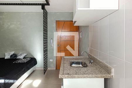 Cozinha de apartamento para alugar com 1 quarto, 28m² em Vila Mazzei, São Paulo