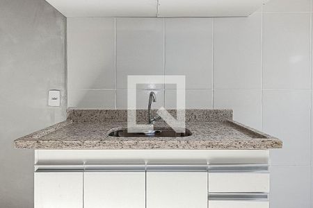 Cozinha de apartamento para alugar com 1 quarto, 28m² em Vila Mazzei, São Paulo