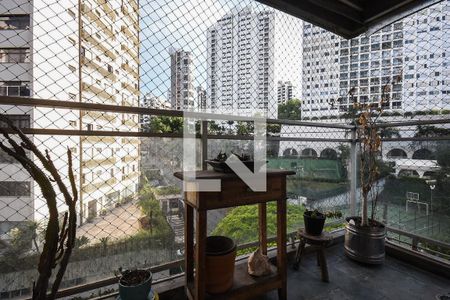 Varanda 1 de apartamento para alugar com 3 quartos, 180m² em Real Parque, São Paulo