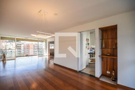 Sala de apartamento para alugar com 3 quartos, 180m² em Real Parque, São Paulo