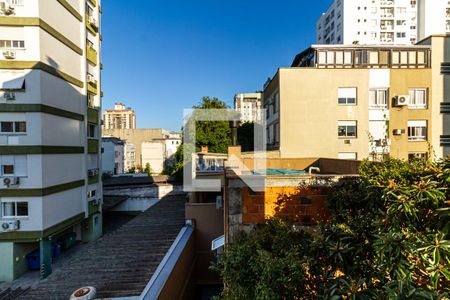 Quarto 1 - Vista de apartamento à venda com 3 quartos, 72m² em Santana, Porto Alegre