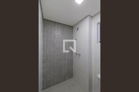 Banheiro  de apartamento à venda com 1 quarto, 34m² em Vila Granada, São Paulo