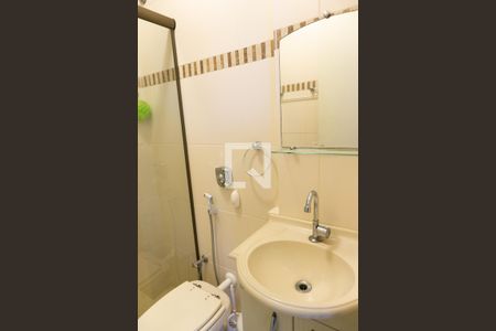Banheiro de kitnet/studio para alugar com 1 quarto, 30m² em Urca, Rio de Janeiro