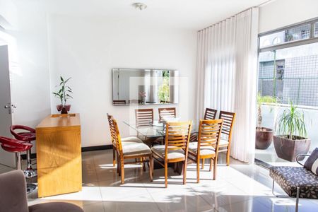 Apartamento à venda com 3 quartos, 142m² em Santo Antônio, Belo Horizonte