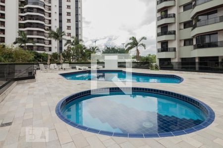 Apartamento para alugar com 178m², 3 quartos e 3 vagas Apartamento para alugar com 178m², 3 quartos e 3 vagasÁrea Comum - Piscina