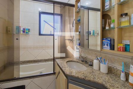 Apartamento para alugar com 178m², 3 quartos e 3 vagas Apartamento para alugar com 178m², 3 quartos e 3 vagasBanheiro da Suíte 1