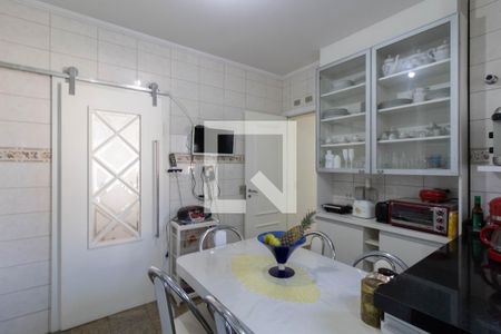 Apartamento para alugar com 178m², 3 quartos e 3 vagas Apartamento para alugar com 178m², 3 quartos e 3 vagasCozinha