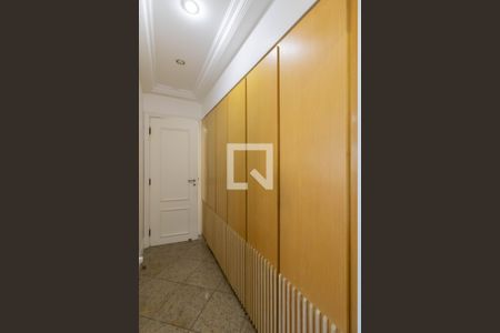 Apartamento para alugar com 178m², 3 quartos e 3 vagas Apartamento para alugar com 178m², 3 quartos e 3 vagasCorredor