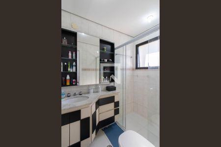 Apartamento para alugar com 178m², 3 quartos e 3 vagas Apartamento para alugar com 178m², 3 quartos e 3 vagasBanheiro da Suíte 2