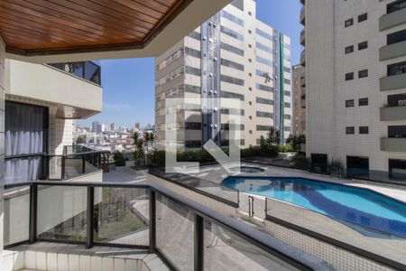 Apartamento para alugar com 178m², 3 quartos e 3 vagas Apartamento para alugar com 178m², 3 quartos e 3 vagasVaranda da Suíte 1