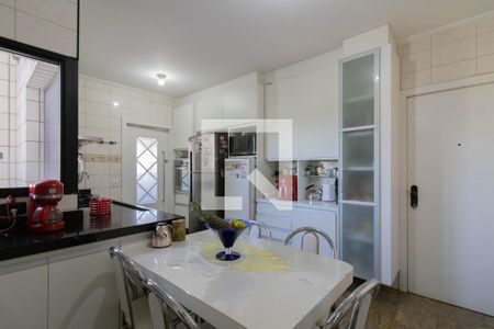 Apartamento para alugar com 178m², 3 quartos e 3 vagas Apartamento para alugar com 178m², 3 quartos e 3 vagasCozinha