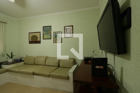 Sala de TV de casa à venda com 4 quartos, 249m² em Vila Gilda, Santo André