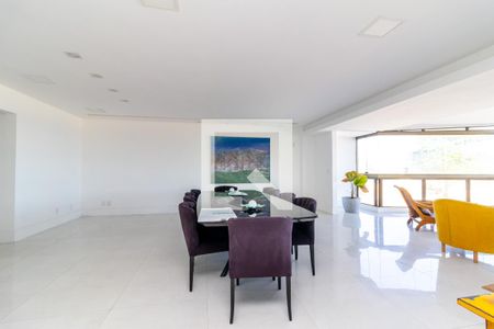 Sala de apartamento para alugar com 3 quartos, 350m² em Barra da Tijuca, Rio de Janeiro