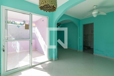 Sala de casa para alugar com 2 quartos, 130m² em Vargem Pequena, Rio de Janeiro