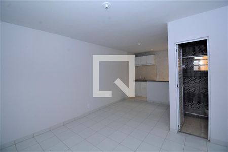 Sala/Cozinha de kitnet/studio para alugar com 1 quarto, 25m² em Cordovil, Rio de Janeiro