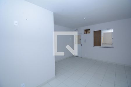 Sala/Cozinha de kitnet/studio para alugar com 1 quarto, 25m² em Cordovil, Rio de Janeiro