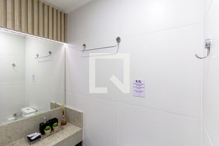Banheiro de kitnet/studio para alugar com 1 quarto, 23m² em Moema, São Paulo