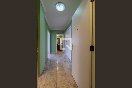 Hall de entrada de apartamento à venda com 3 quartos, 200m² em Real Parque, São Paulo