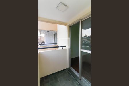 Sacada da Sala de apartamento à venda com 3 quartos, 64m² em Jardim das Palmas, São Paulo