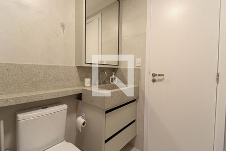 Banheiro de kitnet/studio para alugar com 1 quarto, 28m² em Moema, São Paulo