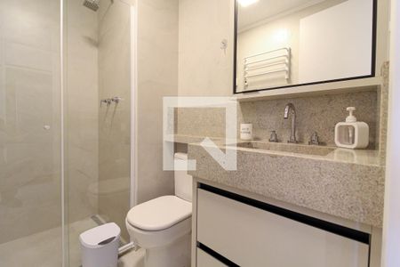 Banheiro de kitnet/studio para alugar com 1 quarto, 28m² em Moema, São Paulo