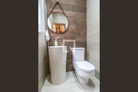 Casa de condomínio à venda com 567m², 5 quartos e 4 vagas Casa de condomínio à venda com 567m², 5 quartos e 4 vagasBanheiro