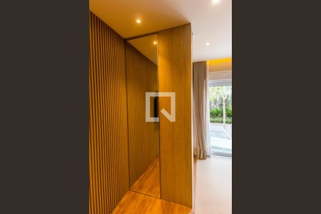 Casa de condomínio à venda com 567m², 5 quartos e 4 vagas Casa de condomínio à venda com 567m², 5 quartos e 4 vagasDetalhe