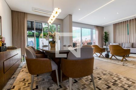 Casa de condomínio à venda com 567m², 5 quartos e 4 vagas Casa de condomínio à venda com 567m², 5 quartos e 4 vagasSala de Jantar