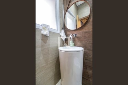 Casa de condomínio à venda com 567m², 5 quartos e 4 vagas Casa de condomínio à venda com 567m², 5 quartos e 4 vagasBanheiro