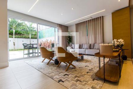 Casa de condomínio à venda com 567m², 5 quartos e 4 vagas Casa de condomínio à venda com 567m², 5 quartos e 4 vagasSala de TV