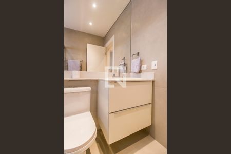 Casa de condomínio à venda com 567m², 5 quartos e 4 vagas Casa de condomínio à venda com 567m², 5 quartos e 4 vagasBanheiro da Suíte 3