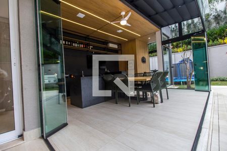 Casa de condomínio à venda com 567m², 5 quartos e 4 vagas Casa de condomínio à venda com 567m², 5 quartos e 4 vagasÁrea gourmet