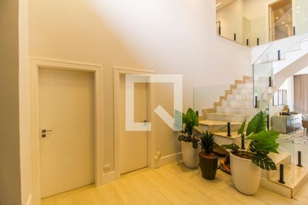 Casa de condomínio à venda com 567m², 5 quartos e 4 vagas Casa de condomínio à venda com 567m², 5 quartos e 4 vagasHall de entrada