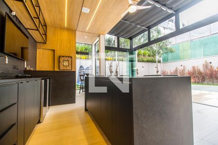 Casa de condomínio à venda com 567m², 5 quartos e 4 vagas Casa de condomínio à venda com 567m², 5 quartos e 4 vagasÁrea gourmet