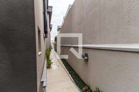 Casa de condomínio à venda com 567m², 5 quartos e 4 vagas Casa de condomínio à venda com 567m², 5 quartos e 4 vagasCorredor