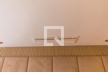 Casa de condomínio à venda com 567m², 5 quartos e 4 vagas Casa de condomínio à venda com 567m², 5 quartos e 4 vagasDetalhe