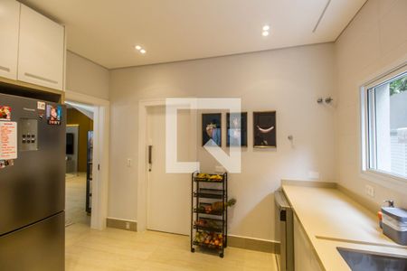 Casa de condomínio à venda com 567m², 5 quartos e 4 vagas Casa de condomínio à venda com 567m², 5 quartos e 4 vagasCozinha