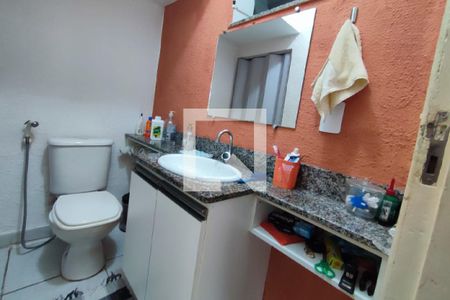 Banheiro de casa à venda com 2 quartos, 69m² em Curicica, Rio de Janeiro