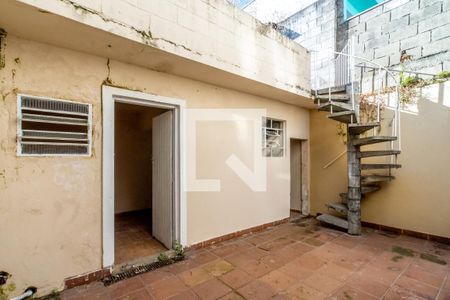 Casa à venda com 157m², 3 quartos e 2 vagas Casa à venda com 157m², 3 quartos e 2 vagasQuintal