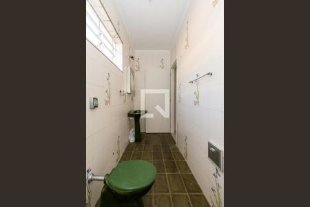 Casa à venda com 157m², 3 quartos e 2 vagas Casa à venda com 157m², 3 quartos e 2 vagasBanheiro piso superior