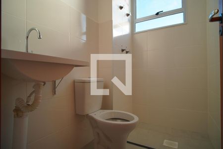 Banheiro  de apartamento à venda com 2 quartos, 41m² em Rubem Berta, Porto Alegre