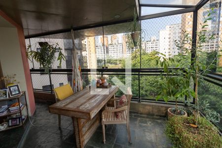 varanda  de apartamento para alugar com 3 quartos, 155m² em Vila Suzana, São Paulo