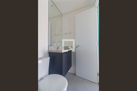 Banheiro de kitnet/studio para alugar com 1 quarto, 30m² em Batel , Curitiba