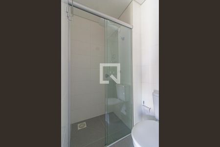 Banheiro de kitnet/studio para alugar com 1 quarto, 30m² em Batel , Curitiba