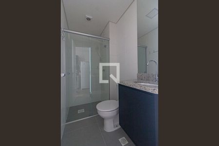 Banheiro de kitnet/studio para alugar com 1 quarto, 32m² em Batel , Curitiba